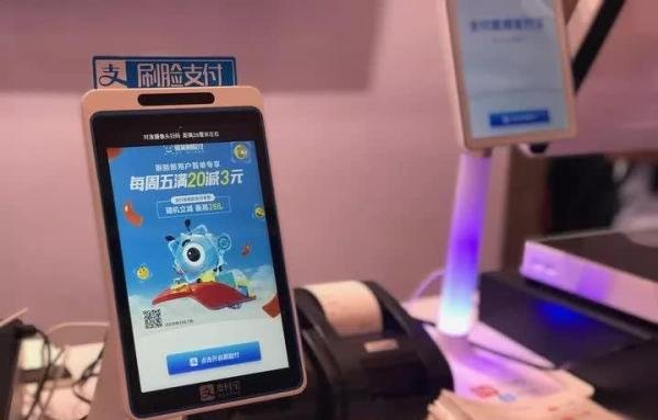 耐克单季度亏损50亿元，疫情下的实体行业终该何去何从