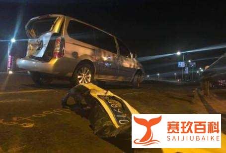 济南东高速大货车冲进车流11车相撞 已致1死6重伤