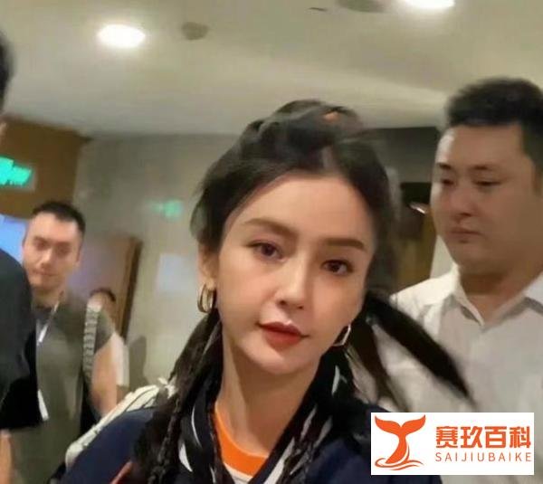 Angelababy和张嘉倪看疯马秀引争议，被实名举报，疑遭平台封杀