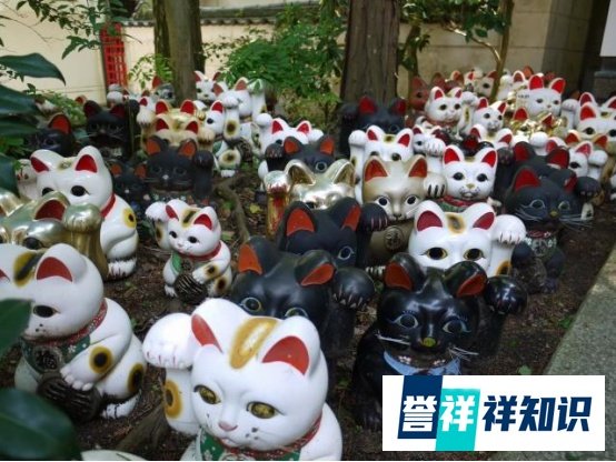 那些祈福与恐怖并存的日本玩偶