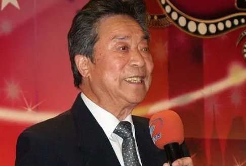 93岁艺术家李光羲突发脑梗离世，5月前现身无症状，这究竟是怎么回事？