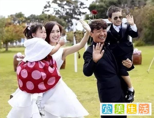 示好？马蓉带儿女看王宝强新电影，女儿写信大赞，王宝强感动表白
