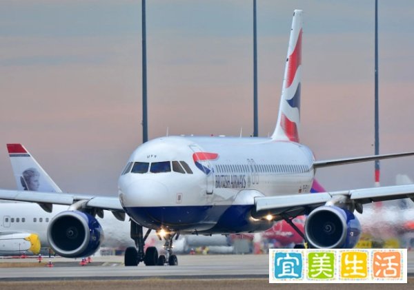 男子跟团游被逼买下40多万商品房，新加坡航空推飞机餐厅