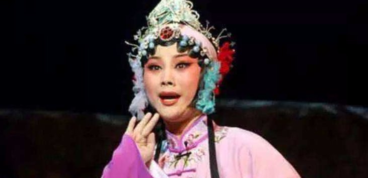秦腔名角乞讨7年，因被骗钱财精神失常，她到底经历了什么？