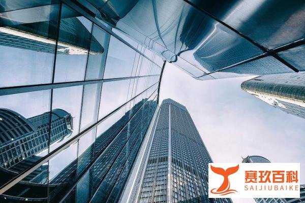 王健林突然宣布告别房地产，究竟出了什么事？