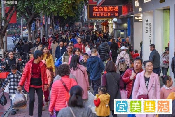 广州不起眼的老街，竟是中国最大童装集散地，衣服10元一件随便挑