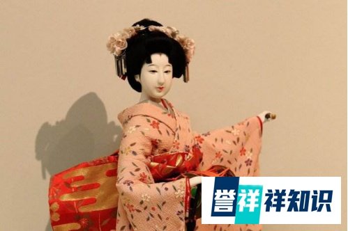 那些祈福与恐怖并存的日本玩偶