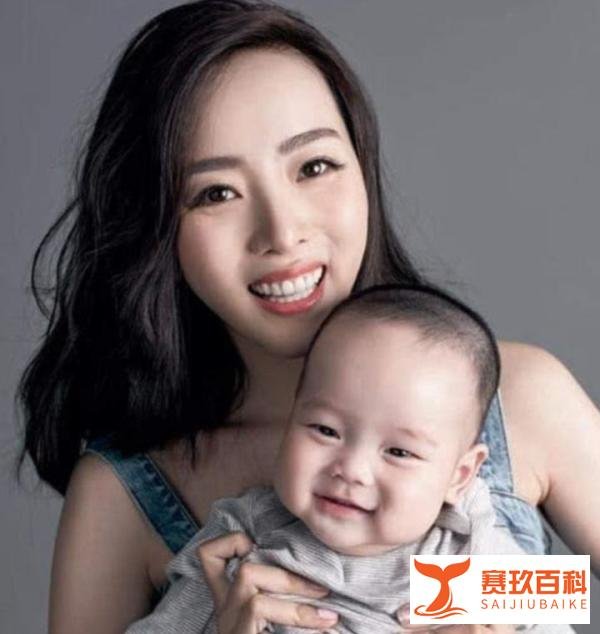 36岁李思思感染“斩腰株”！腰如断裂巨疼痛，素白小脸出镜惹人疼