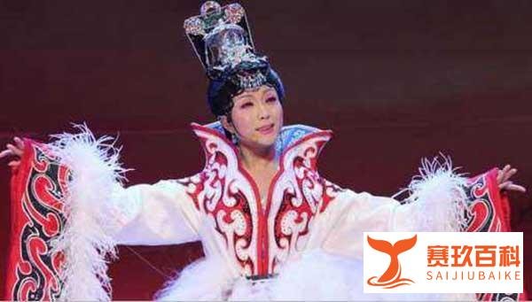 特色演艺圈节目:反串艺人演出、反串演员表演