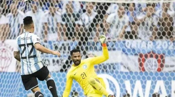 沙特门将身价暴涨，5次神级扑救战胜阿根廷，网友：门将抵得上半支球队。