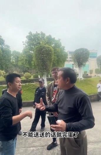 广州一大三学生在校突发疾病死亡,校长:送医院就完蛋了!