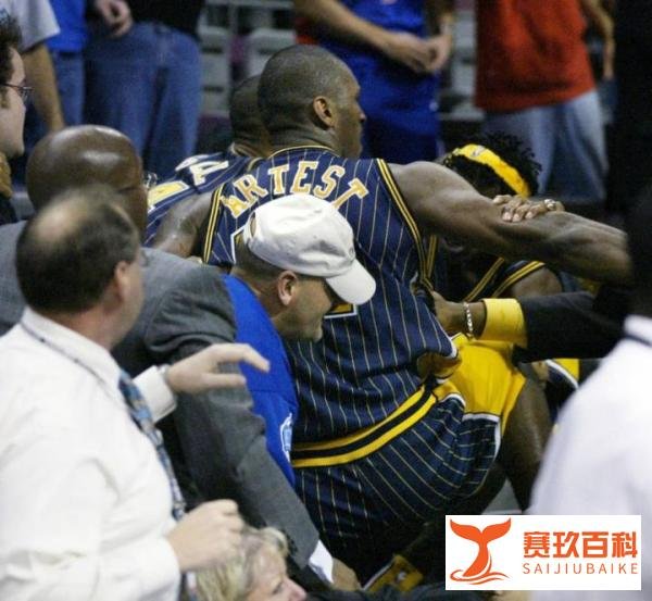 16年前的今天：奥本山宫殿爆发群殴 阿泰被禁赛整个赛季