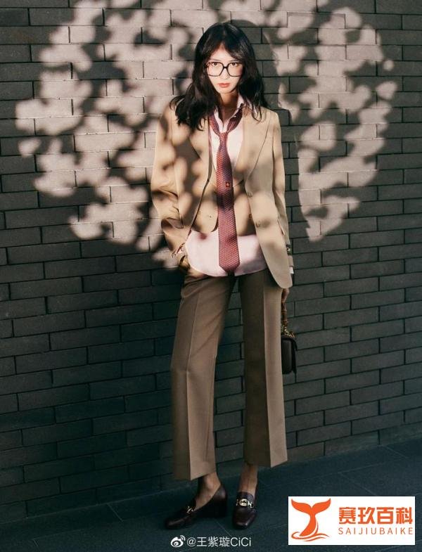 陈国富&王紫璇，莫非又多了一对儿父女恋？资深大导演美女收割机！