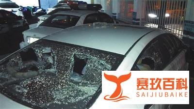 女子狂砸9辆车：让我男朋友赔钱，男友：我们只是“普通朋友”！