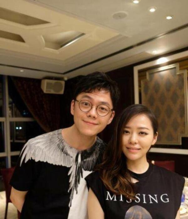 和张靓颖同居？绯闻男友陈秋莳发文帮倒忙，辛苦努力也不能忘词吧