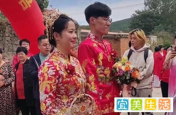 青岛“国泰民安脸”新娘走红,婚庆公司:娶她的是位农村小伙