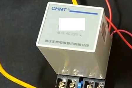 搅拌机的水泵时间继电器怎样接线