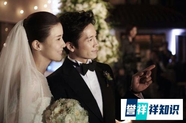 池晟、李宝英结婚11年仍像热恋期!戴着情侣帽约会,互晒夫妻视角