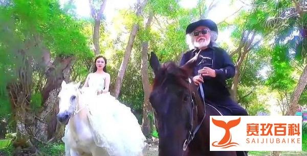 张纪中直播间晕倒，杜星霖拒绝送医院，“宠妻模范”身体现状曝光