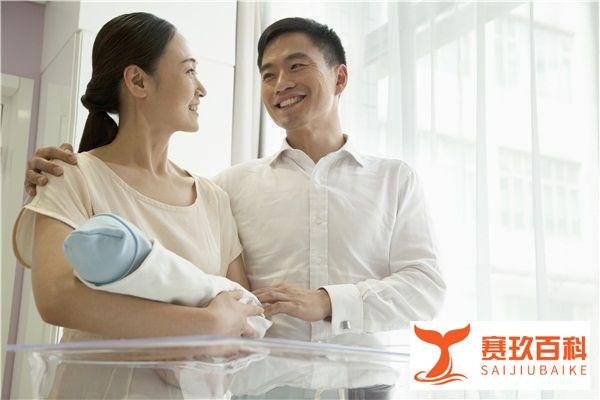 月嫂、育婴师、保姆三者的区别大着呢?很多人弄混了!