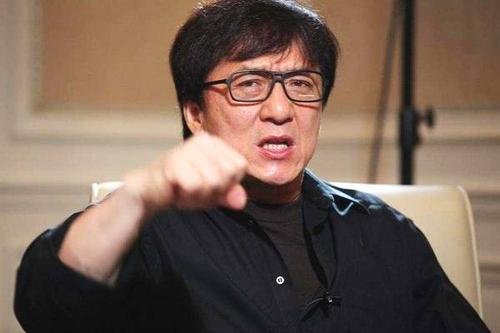 成龙两套豪宅司法拍卖被撤回，是自行撤回还是被迫撤回？