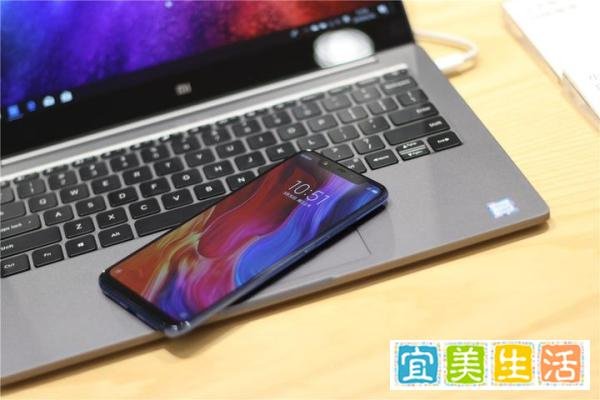 雷军小米家宴放大招，小米8怒降200元，网友：做米粉太幸福了