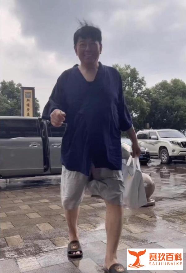 知名港星楼南光定居内地，娶东北姑娘很是恩爱，娇妻被指像劳荣枝