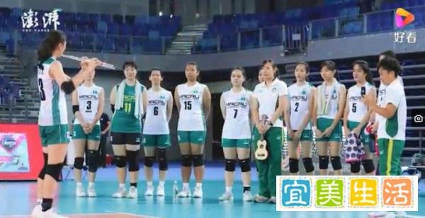 中国澳门女排选手吹奏国歌 这是咋情况？
