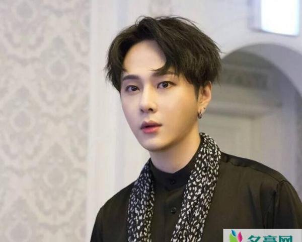 龙俊亨宣布退团 龙俊亨承认牵涉郑俊英偷怕事件并发文道歉
