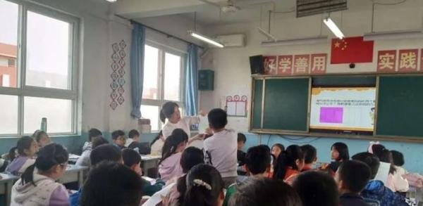 烟台开发区教师被传降薪,为何这次家长都不支持老师,只因他们罢课