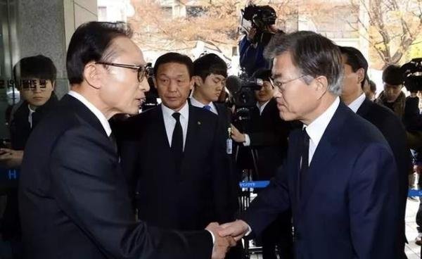 文在寅为啥坚决不特赦李明博？