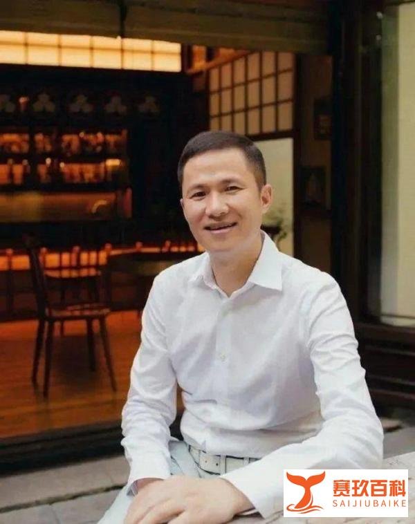 马云密友在香港遇袭，揭开背后的神秘发家史！
