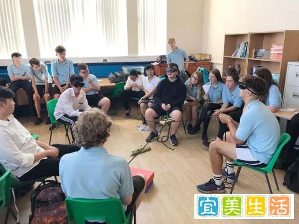 被一些人吹捧为海洋文化中心的英国，为何频频拿5G基站撒气？