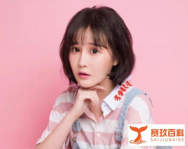 赵本山儿子吃盒饭抽10元烟 兄妹两种作风引网友热议