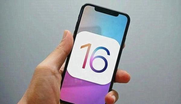 iOS16正式版：部分老机型不建议更新，新机体验也有很大区别！
