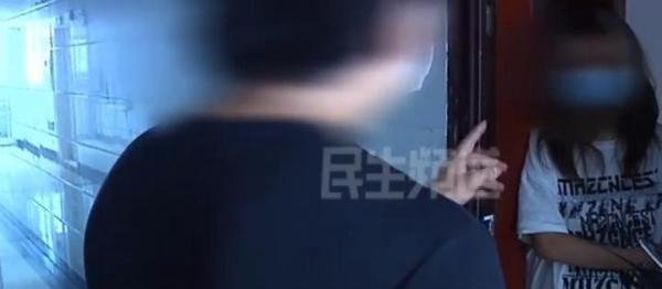 郑州：一男子花十几万追女子，不料对方有男友？女孩同意返还2万