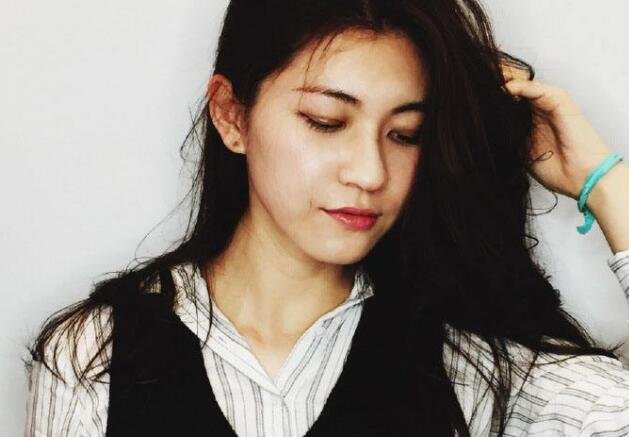 胡军版的《朱元璋》中！演小明王的是谁?是个女人吧？