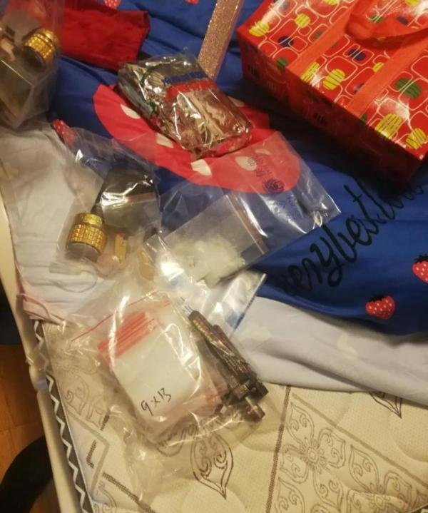 90后985女高材生成毒枭:当陪酒小姐住处装监控 过着狗一样的日子