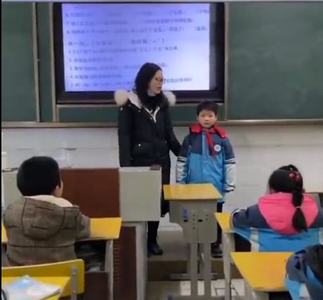 湖北一8岁小朋友捡到3岁小朋友交给了警察,事情的真相究竟是什么?