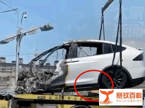 林志颖仍在昏迷中，警方证实：没系安全带，让6岁儿子坐副驾