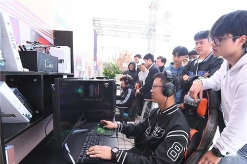 男女之间开黑是什么意思？