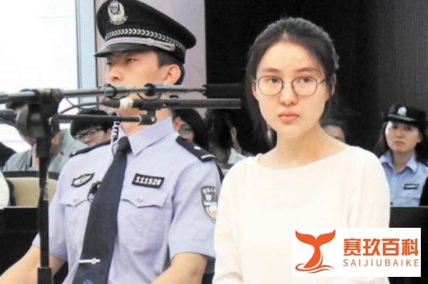 “炫富鼻祖”郭美美浪荡史，和她背后的富商干爹们