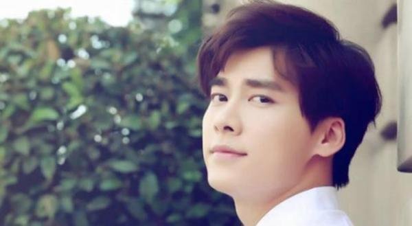 如何看待李易峰此前发声明？死鸭子嘴硬无法形容，澄清发文太讽刺