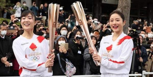 奥运火炬传交日本,日本按原计划传递奥运圣火
