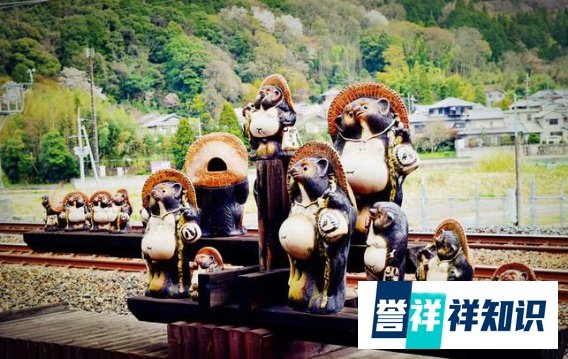 那些祈福与恐怖并存的日本玩偶