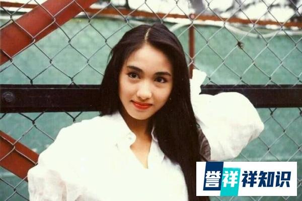 李嘉欣与黎姿女神聚会，相貌宛如年轻少女，双女神淡妆出镜保养得宜！