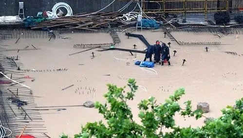 河南暴雨398人死亡失踪,存在瞒报问题,迟报瞒报会被如何处罚?