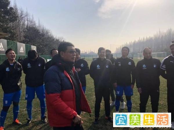 范志毅牵线，上海老克勒和根宝06年龄段梯队进行友谊赛