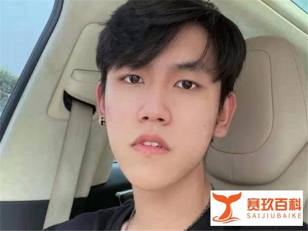 德云社演员被女友曝光出轨，晒证据怒锤对方，恋爱期间还找她拿钱