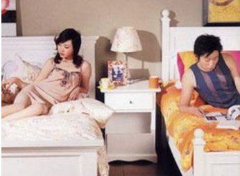 网友自制夫妻分分合合床，这是什么东西？